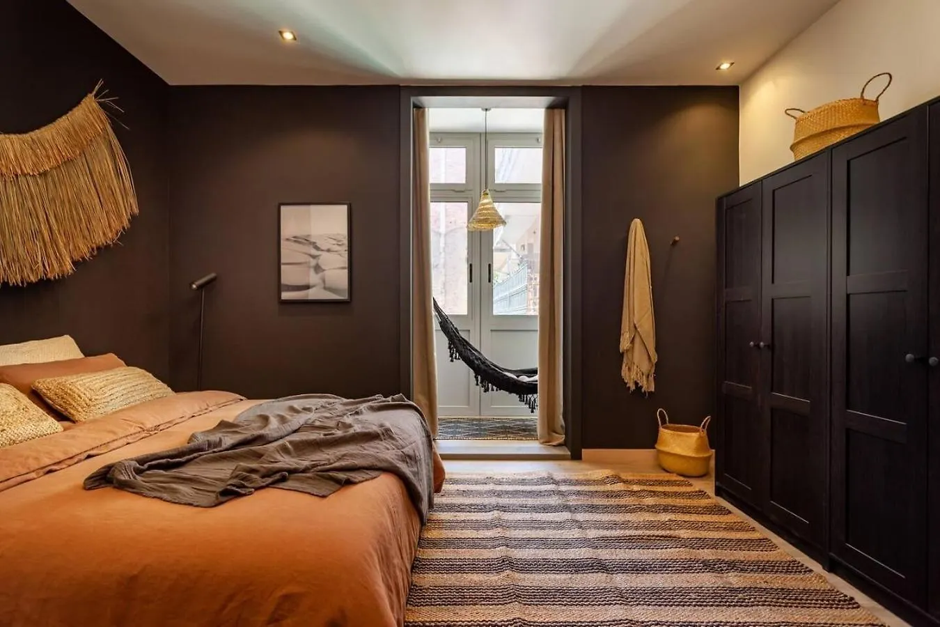 Hegra - 2 Bedrooms, Balcony In Eixample Esquerra Barcelona