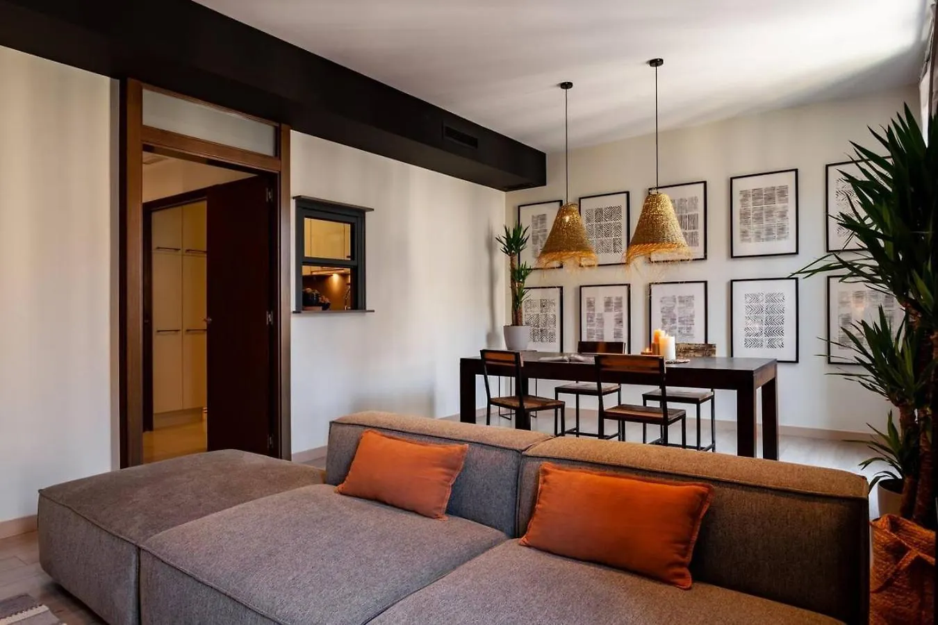 Hegra - 2 Bedrooms, Balcony In Eixample Esquerra Barcelona 0*,  Spanien